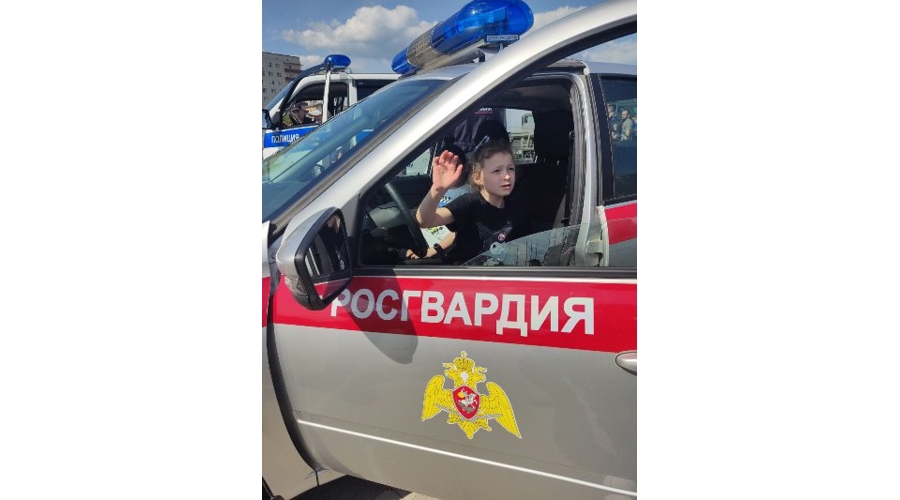 Офицеры Управления вневедомственной охраны по Нижегородской области приняли участие в ярмарке вакансий