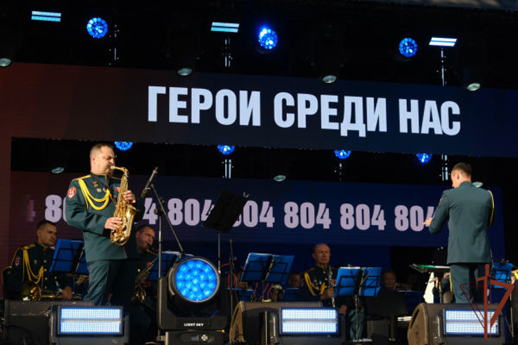 Оркестр Росгвардии поздравил жителей Нижнего Новгорода с Днём города