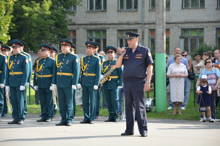 В Нижнем Новгороде офицеры Росгвардии в День знаний открыли новые классы «Гвардейской смены»