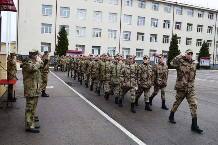 В Нижнем Новгороде увольняемых из рядов Росгвардии в запас военнослужащих по призыву поблагодарили за службу 
