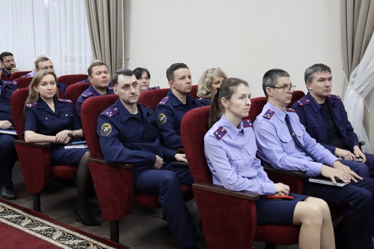 Офицер Управления Росгвардии по Нижегородской области провела учебное занятие для Следственного управления Следственного комитета России по Нижегородской области