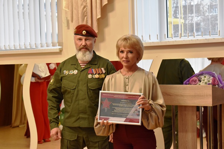 Заместитель начальника Управления Росгвардии по Нижегородской области управления в торжественной обстановке принял присягу у юных кадет (фото)