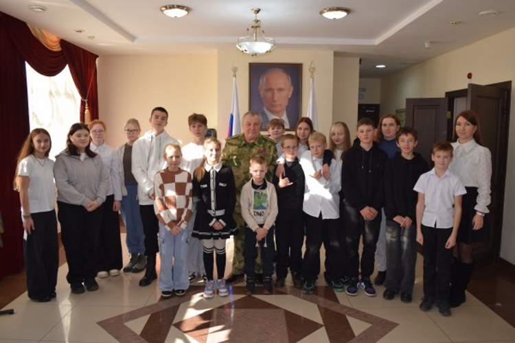 Настоящие герои среди нас: школьники и студенты в гостях у батальона охраны и обеспечения Приволжского ордена Жукова округа Росгвардии