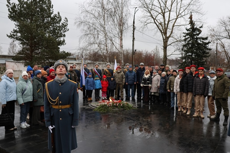 Управление Росгвардии по Нижегородской области почтило память Героев Отечества в городе Заволжье
