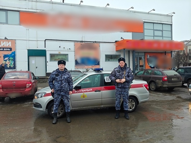 В Нижегородской области росгвардейцы по горячим следам задержали похитителя смартфона