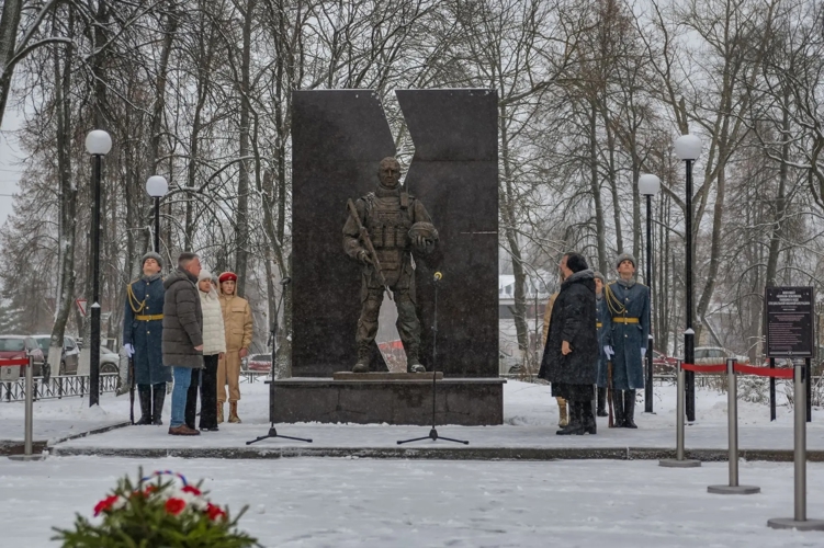 Росгвардейцы поздравили ветерана со 100-летним юбилеем