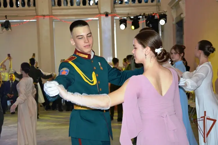 Первый кадетский бал «Гвардейской смены» прошел в Нижнем Новгороде (видео)