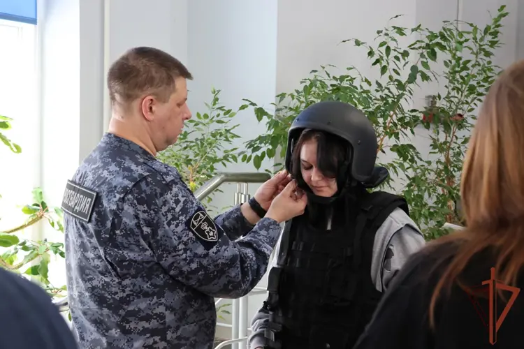 В Нижнем Новгороде росгвардейцы приняли участие в патриотической акции «Служу России»