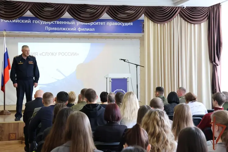 В Нижнем Новгороде росгвардейцы приняли участие в патриотической акции «Служу России»