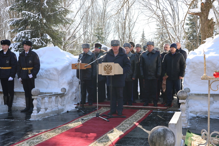 В Нижнем Новгороде почтили память офицеров СОБР, погибших при исполнении служебного долга