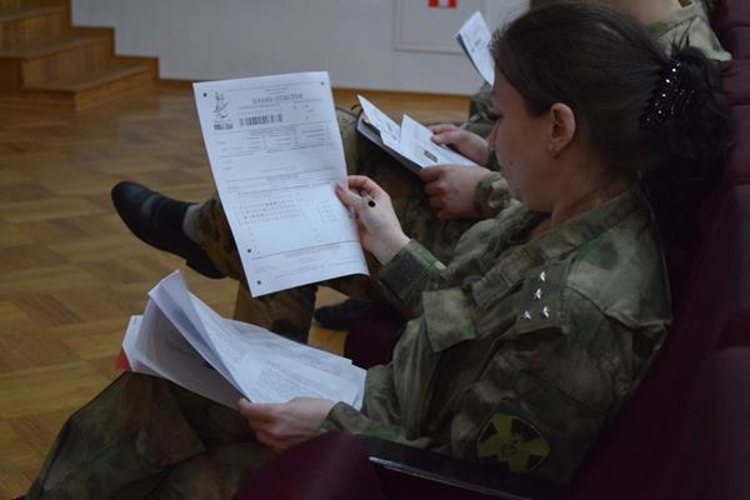 Военнослужащие отдельного батальона охраны и обеспечения Приволжского ордена Жукова округа Росгвардии и кадеты «Гвардейской смены» присоединились к Диктанту Победы