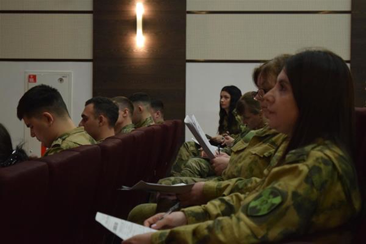 Военнослужащие отдельного батальона охраны и обеспечения Приволжского ордена Жукова округа Росгвардии и кадеты «Гвардейской смены» присоединились к Диктанту Победы
