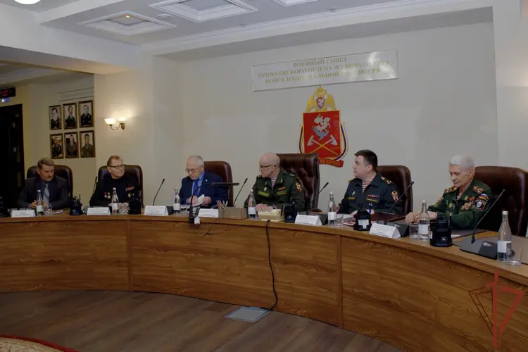 Советник директора Росгвардии генерал-лейтенант в отставке Петр Ровенский посетил с рабочим визитом подразделения ведомства в Приволжье