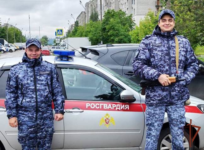 Сотрудники Росгвардии столицы Приволжья вернули родителям потерявшегося ребёнка