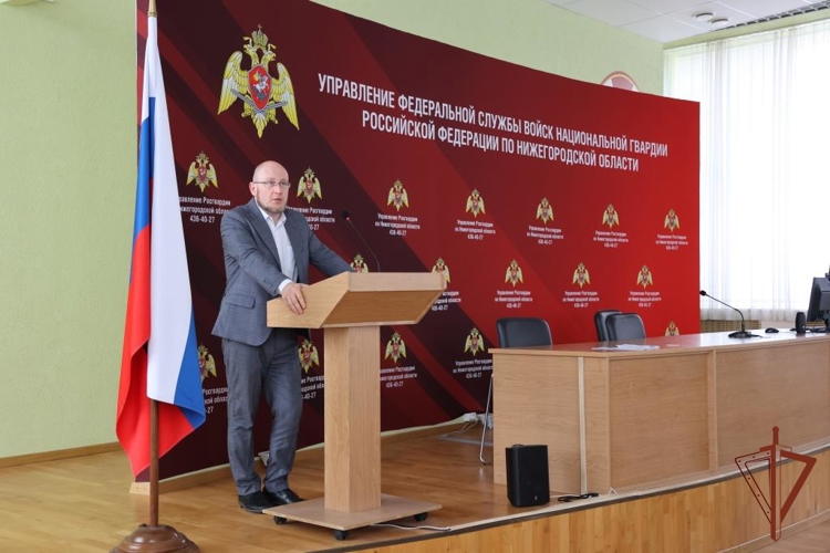 Росгвардейцы посетили просветительскую лекцию Российского общества «Знание» в Нижнем Новгороде