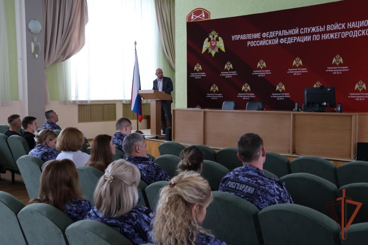 Росгвардейцы посетили просветительскую лекцию Российского общества «Знание» в Нижнем Новгороде