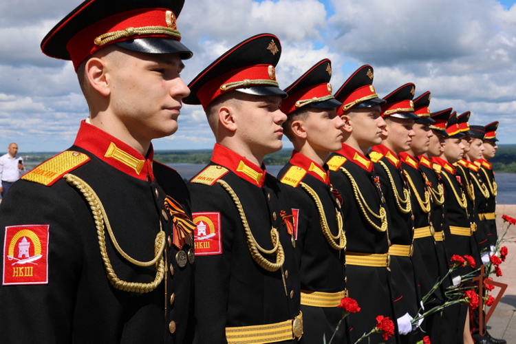 Заместитель начальника Управления Росгвардии по Нижегородской области принял участие в торжественном вручении аттестатов кадетам ведомства (видео)