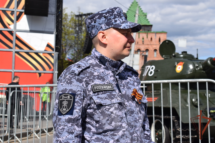 В преддверии Дня семьи, любви и верности сотрудник Росгвардии поделился секретами супружеского счастья и воспитания детей