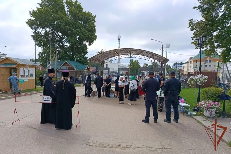 Росгвардия совместно с представителями других правоохранительных ведомств региона обеспечили охрану общественного порядка в период проведения религиозных мероприятий, посвященных памяти преподобного Серафима Саровского
