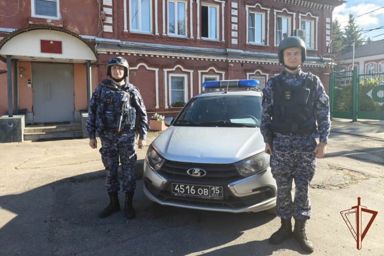 В Нижнем Новгороде Росгвардейцы по горячим следам задержали мужчину, нанесшего ножевое ранение своему оппоненту