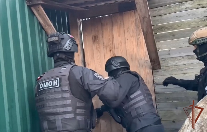 ОМОН Росгвардии оказал силовую поддержку при задержании подозреваемого в незаконном обороте наркотических средств