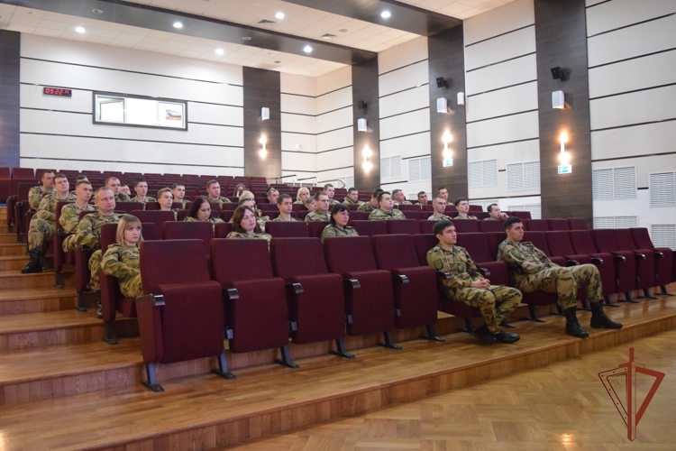 Представитель общества "Знание" провел лекцию для росгвардейцев в Нижнем Новгороде