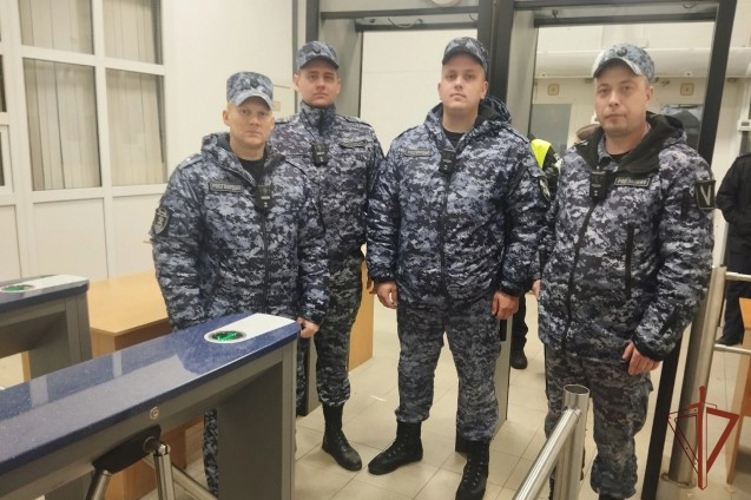 В Нижегородской области росгвардейцы задержали мужчину с наркотиком